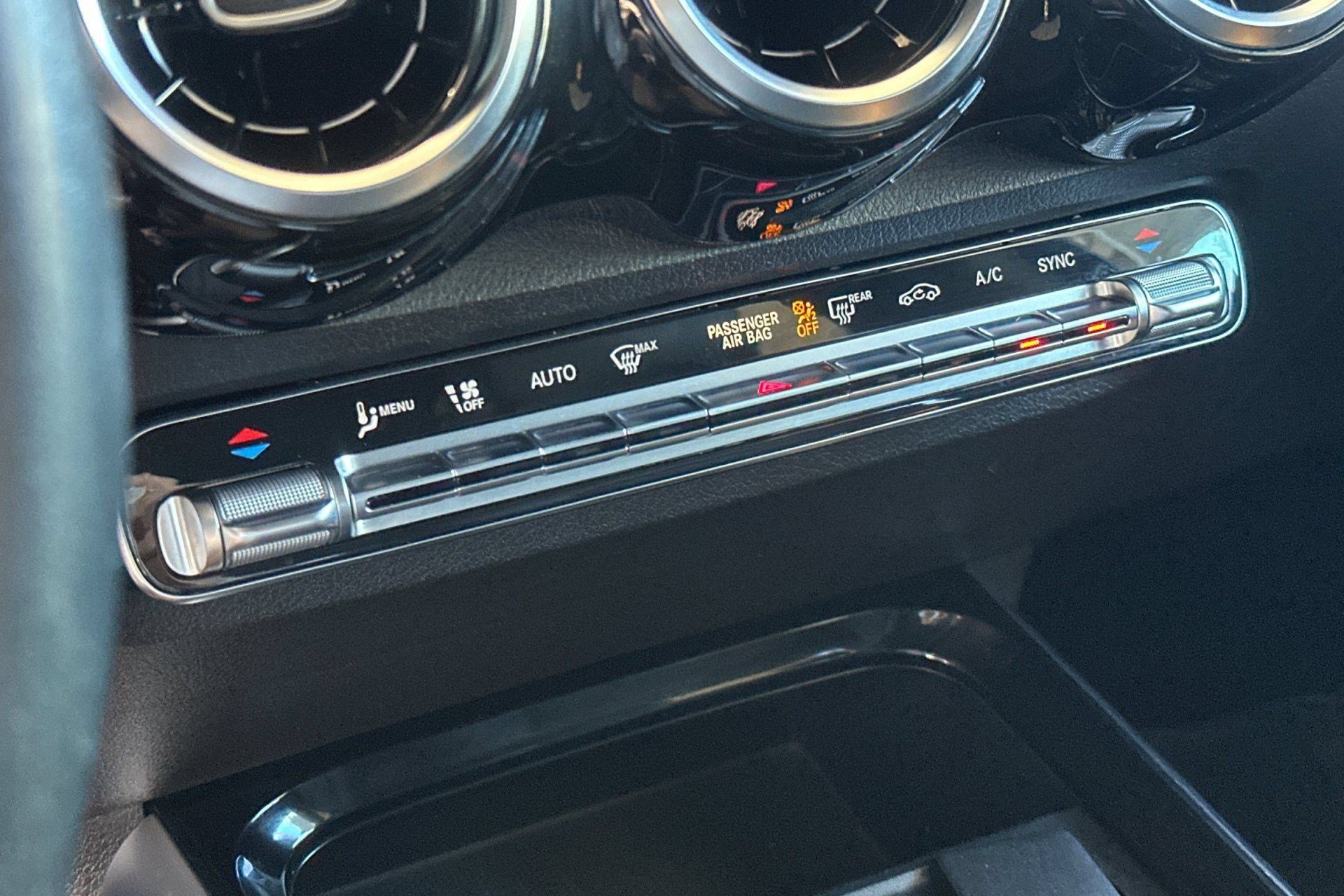 Used 2021 Mercedes-Benz GLB 250 4MATIC image 20