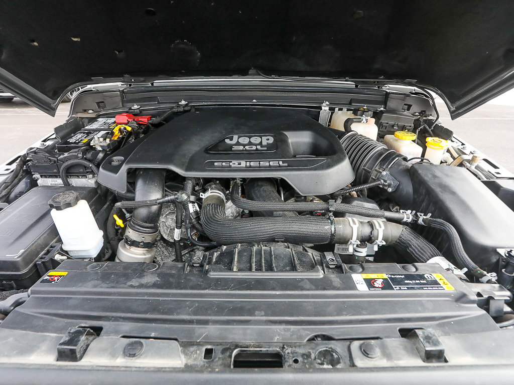 Used 2023 Jeep Wrangler Sahara w/ Cold Weather Group image 21