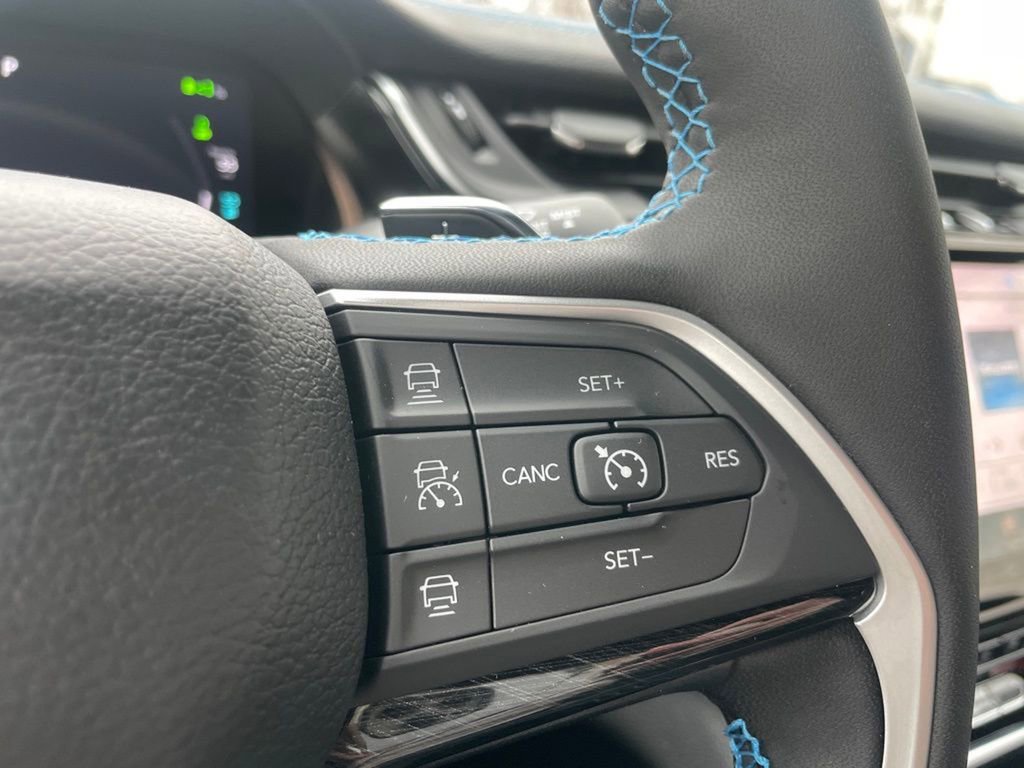 Used 2024 Jeep Grand Cherokee Trailhawk w/ Luxury Tech Group III image 38