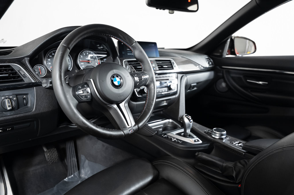 Used 2020 BMW M4 Convertible w/ Competition Package RWD image 24