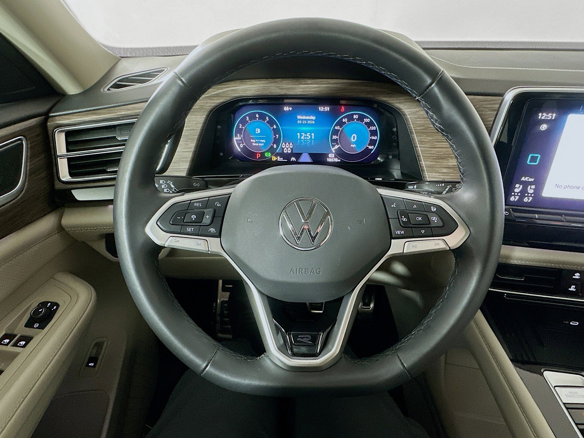 Certified 2025 Volkswagen Atlas SEL Premium R-Line image 11