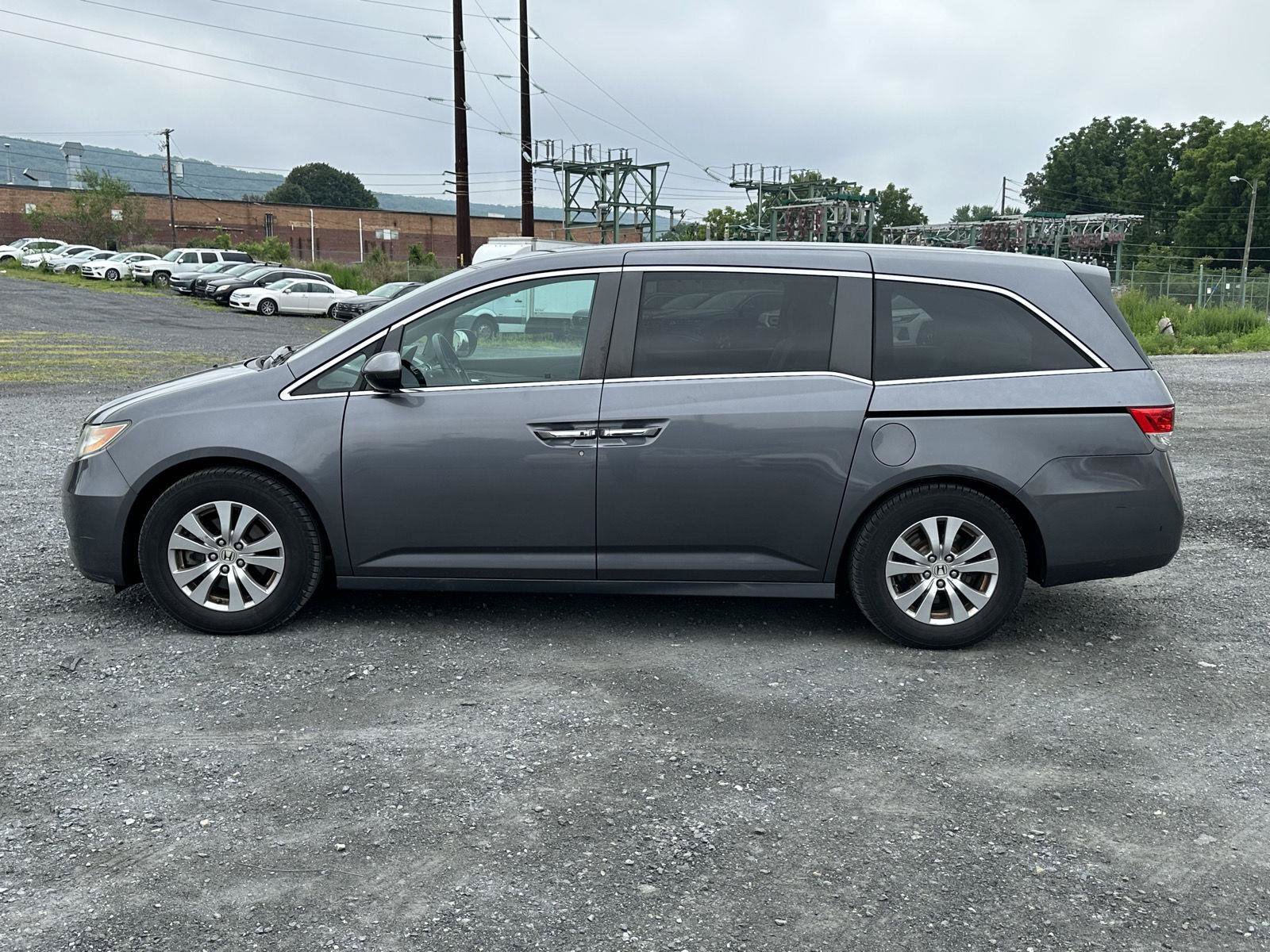 Used 2016 Honda Odyssey SE image 5