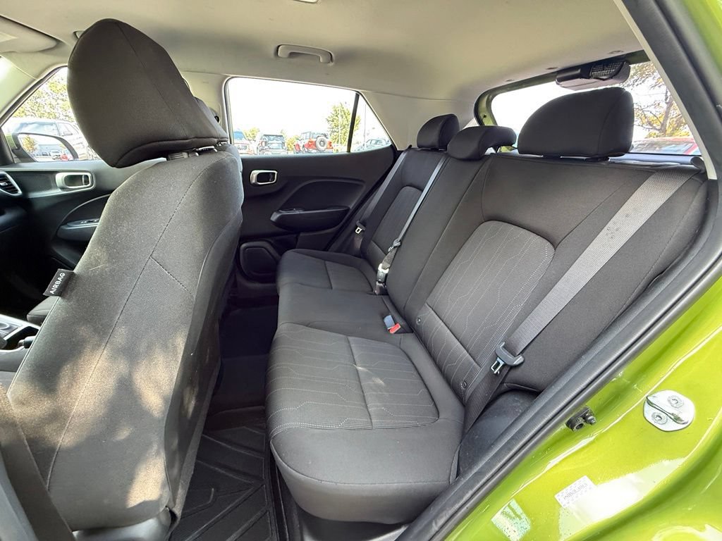 Used 2020 Hyundai Venue SE FWD image 30