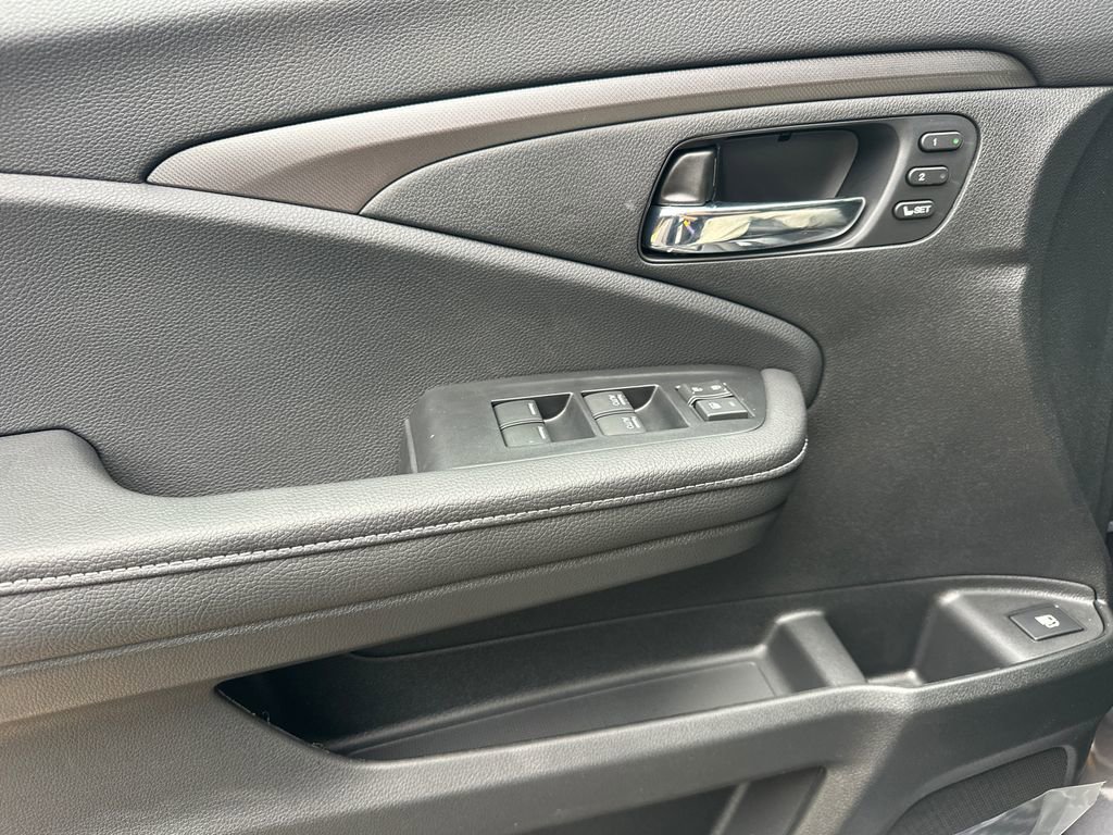 Used 2025 Honda Ridgeline RTL image 33