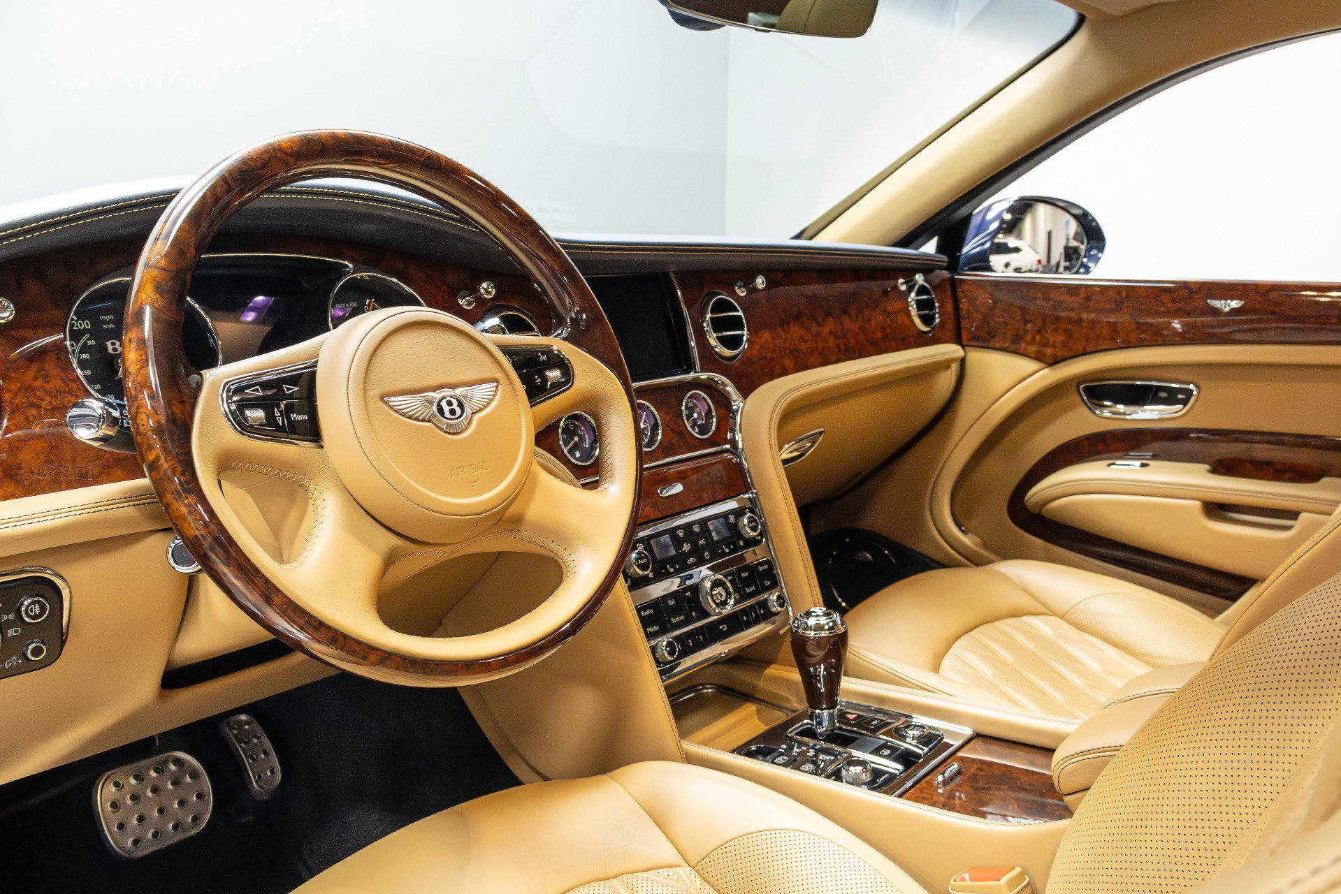 Used 2017 Bentley Mulsanne image 9