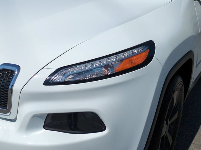 Used 2018 Jeep Cherokee Limited AWD/4WD image 9