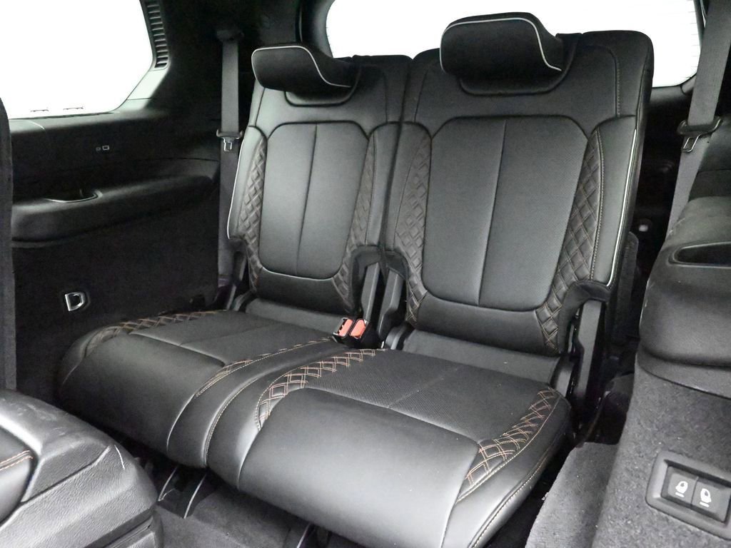Used 2022 Jeep Grand Cherokee L Summit AWD/4WD image 18