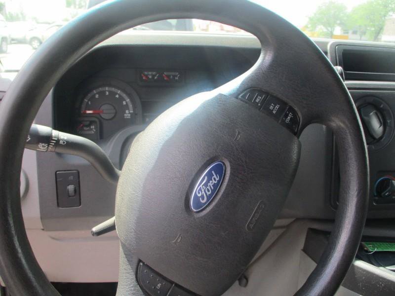 Used 2011 Ford E-150 and Econoline 150 w/ Commercial Cargo Van Pkg RWD image 13