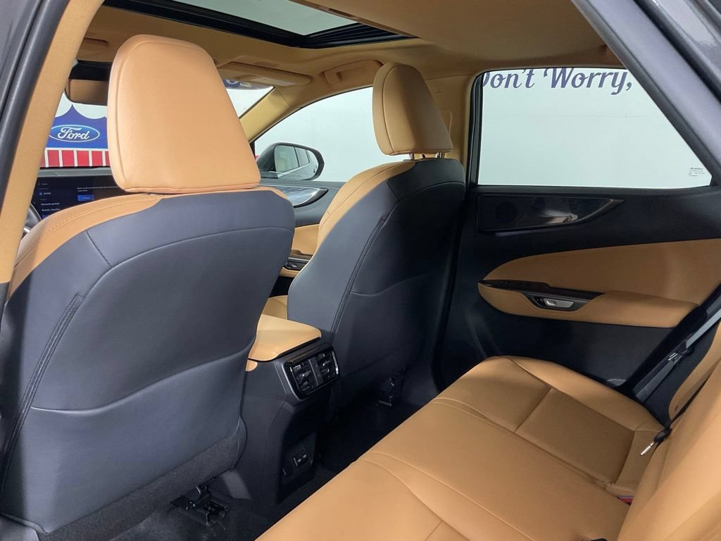Used 2025 Lexus NX 250 FWD w/ Cold Area Package image 15