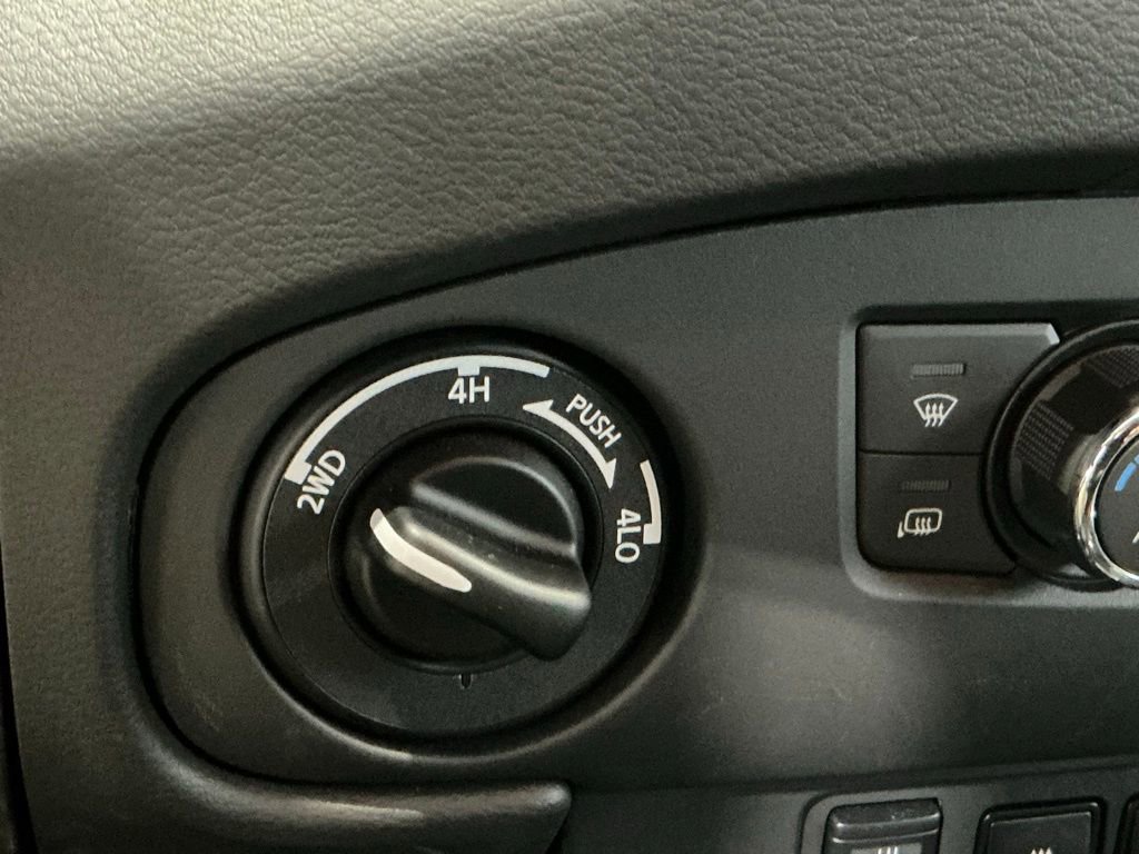 Used 2024 Nissan Frontier SV w/ SV Convenience Package image 4