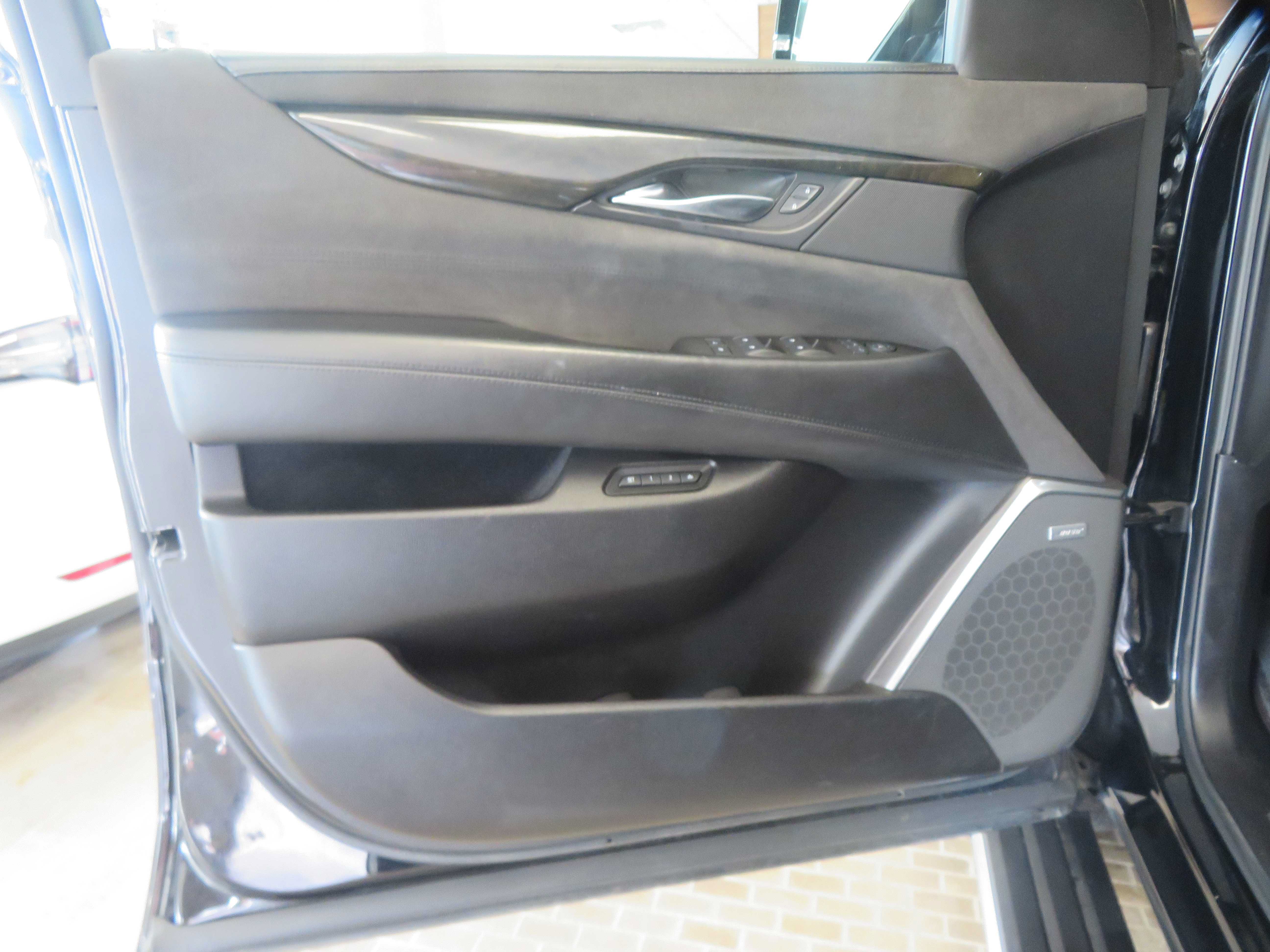 Used 2016 Cadillac Escalade ESV Platinum AWD/4WD image 13