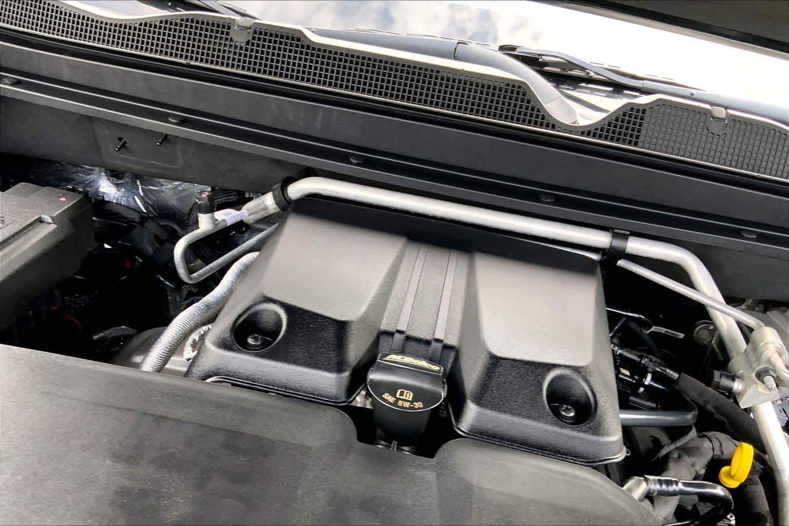 Used 2024 Chevrolet Colorado ZR2 w/ Safety Package AWD/4WD image 29