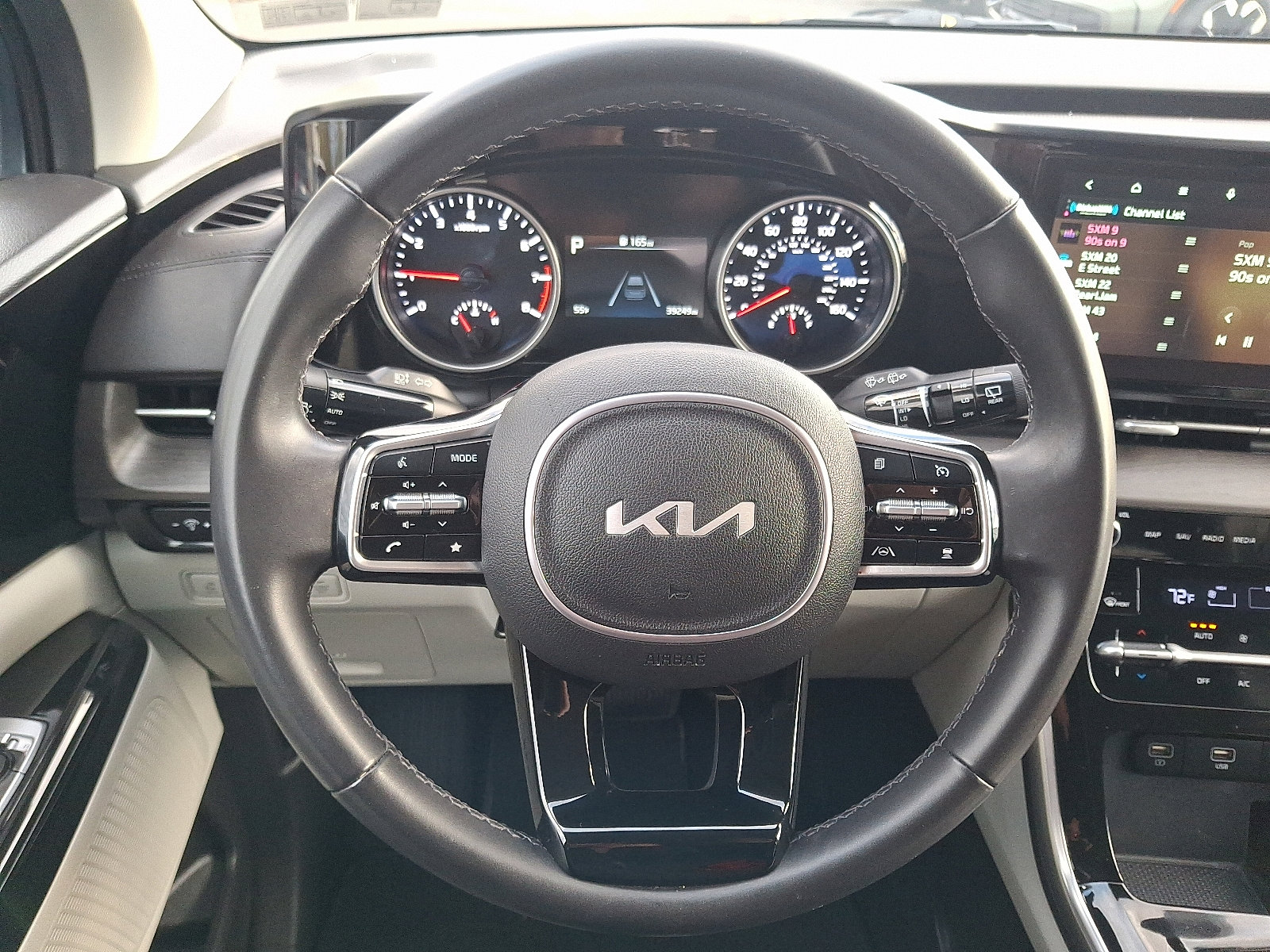 Certified 2023 Kia Carnival EX image 20