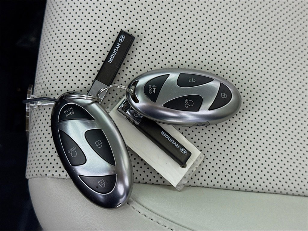 Used 2025 Hyundai Santa Fe SEL w/ Tow & Go Package image 32