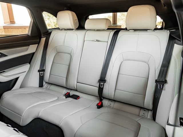 New 2026 Jaguar F-PACE R-Dynamic S image 21