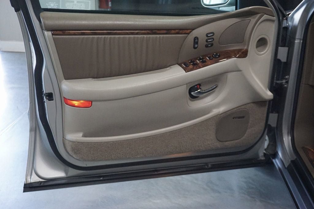 Used 2004 Buick Park Avenue Ultra FWD image 17
