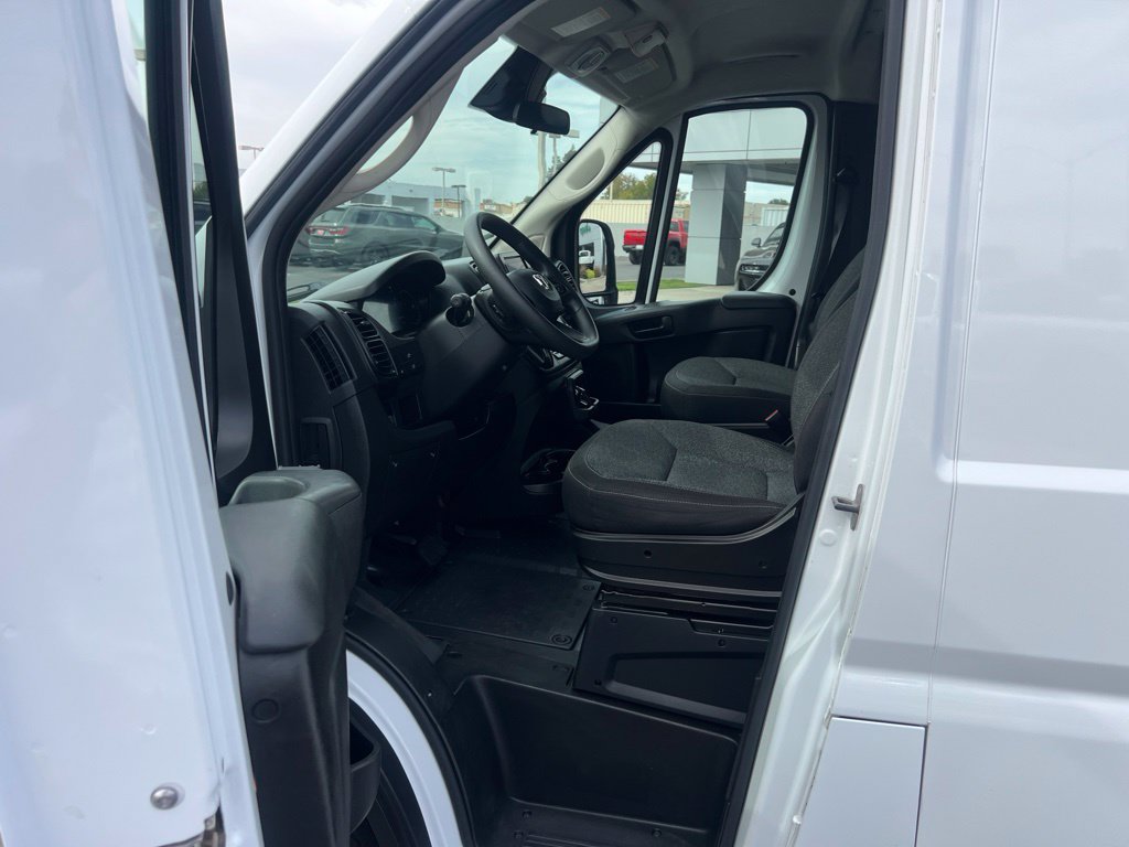 Used 2025 RAM ProMaster 2500 w/ U-Haul Equipment Group FWD image 22