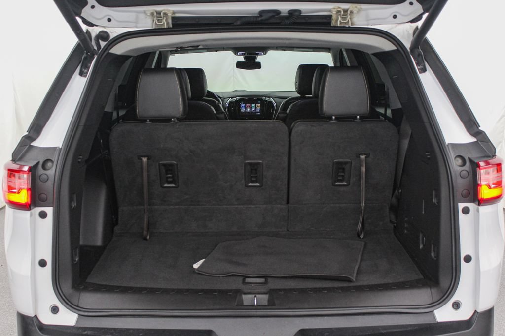 Used 2019 Chevrolet Traverse LT w/ LT Premium Package AWD/4WD image 11