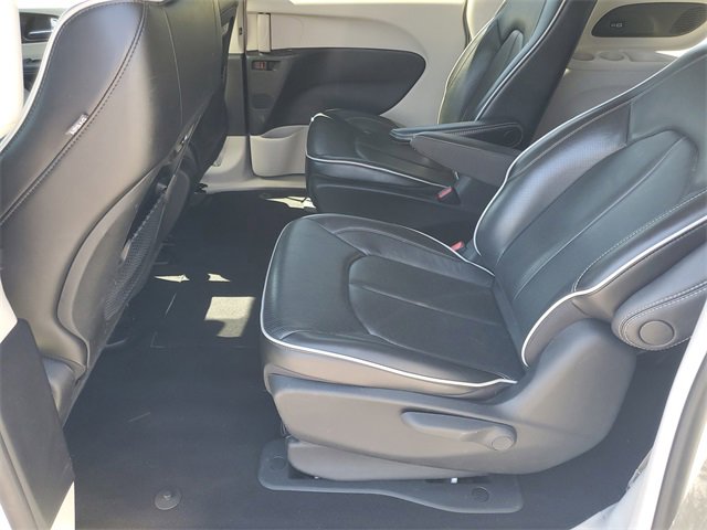 Used 2023 Chrysler Pacifica Limited image 22