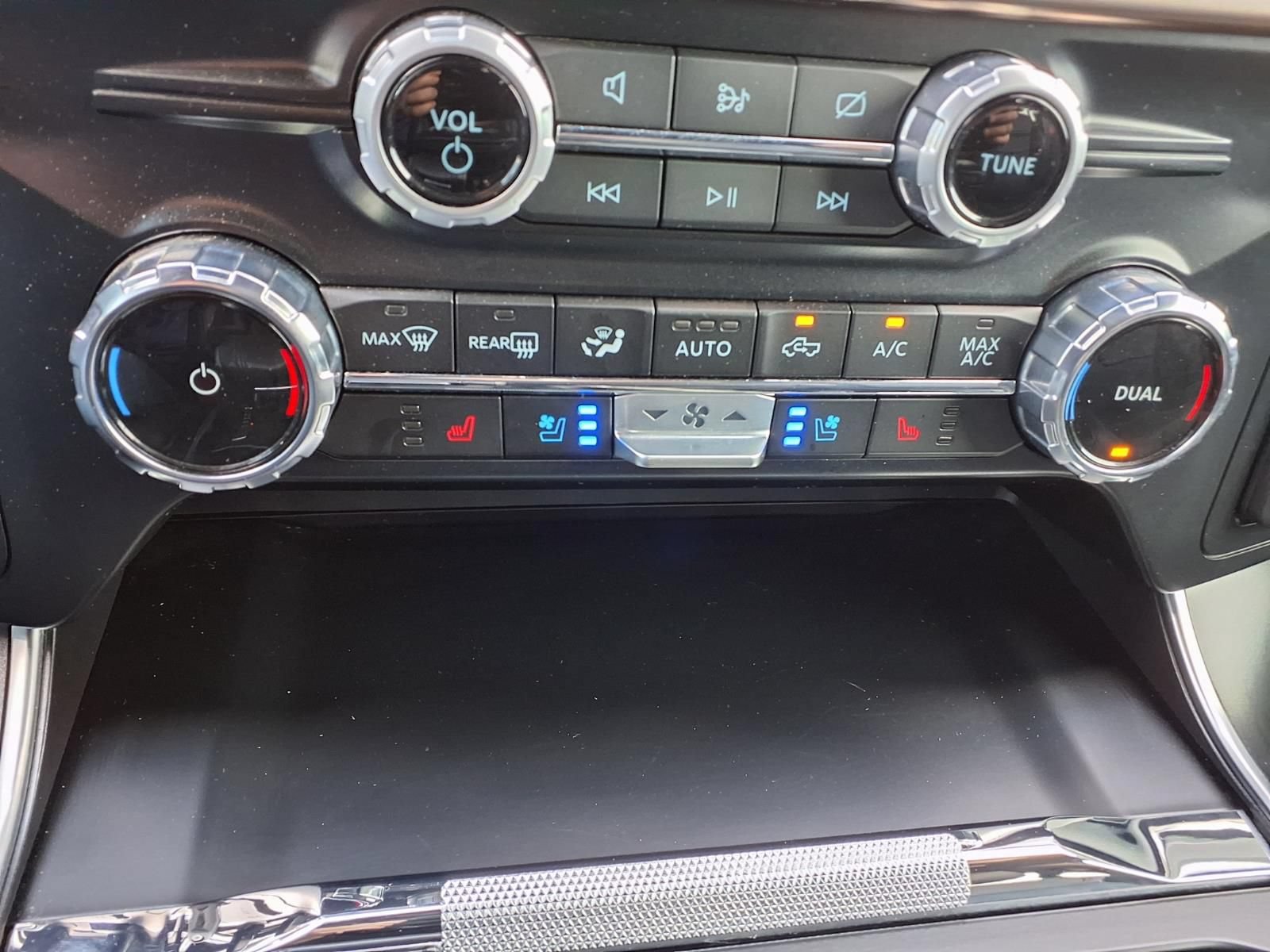 Used 2023 Ford F150 Raptor AWD/4WD image 16