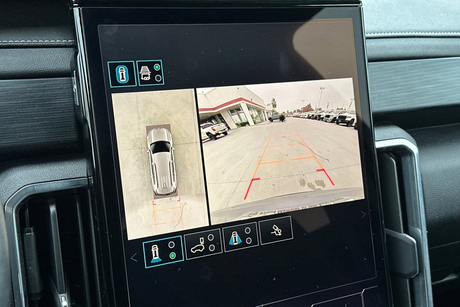 Used 2025 GMC Acadia Elevation image 21