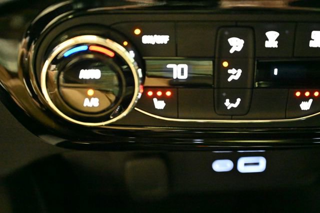 Used 2024 Chevrolet Trax ACTIV w/ Sunroof Package FWD image 34
