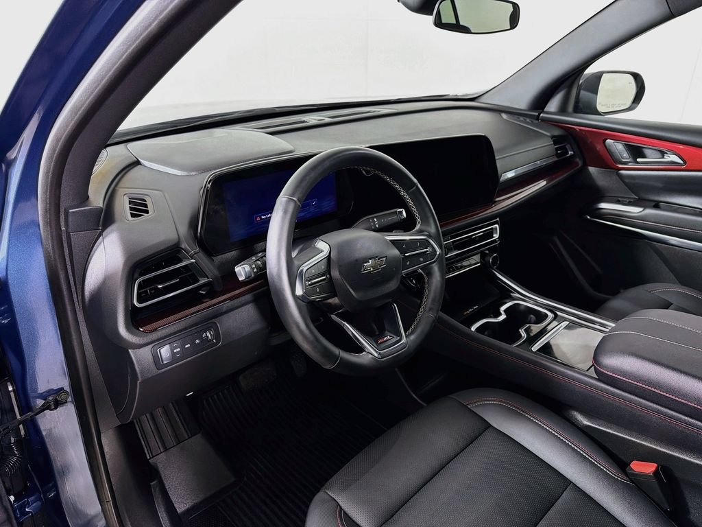 Used 2025 Chevrolet Traverse Z71 w/ LPO, Floor Liner Package AWD/4WD image 10