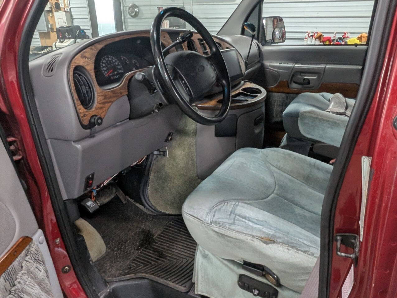 Used 1997 Ford E-250 and Econoline 250 Heavy-Duty Extended RWD image 7