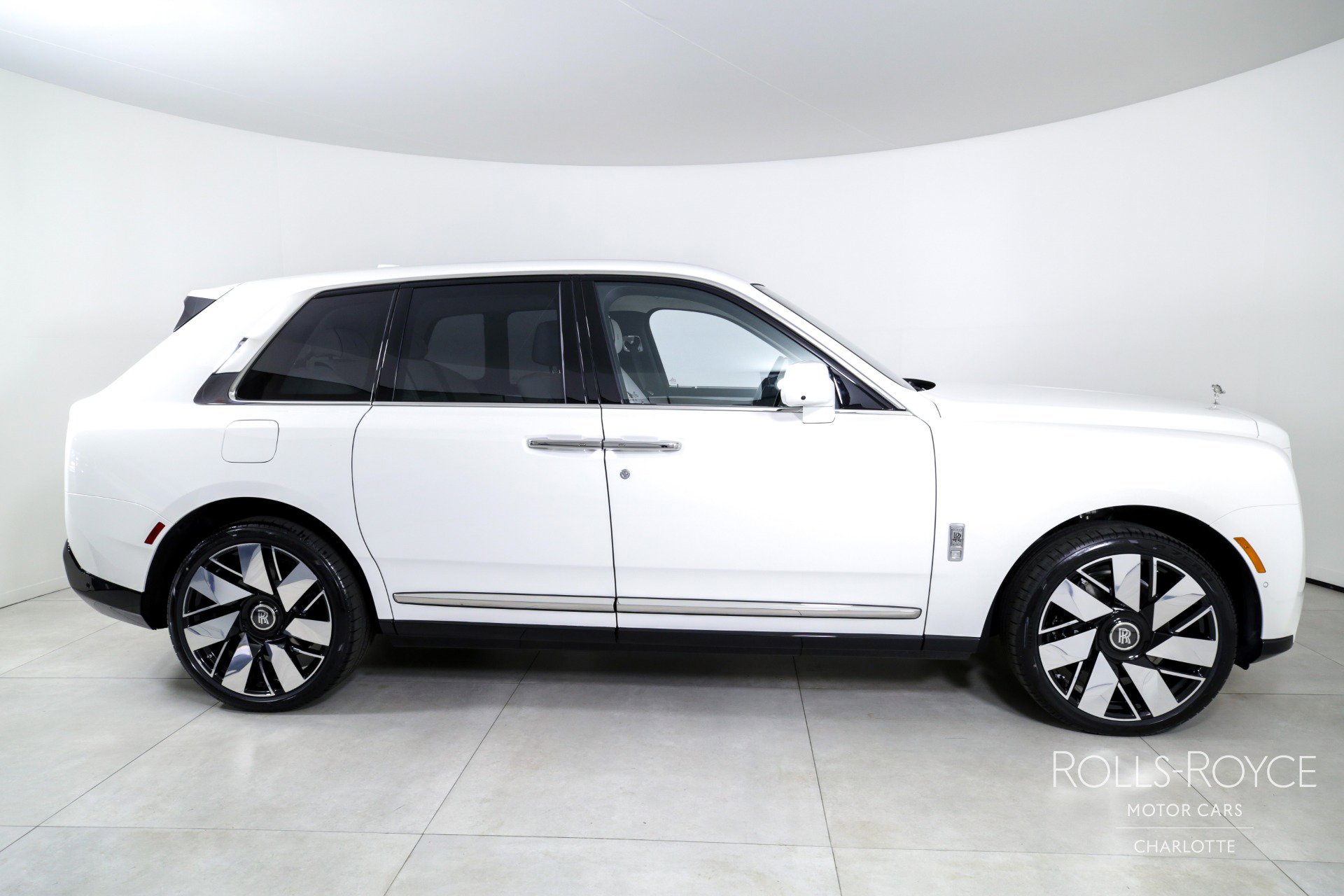 Certified 2025 Rolls-Royce Cullinan image 10