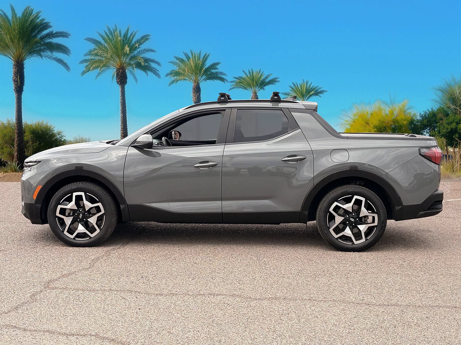 Used 2023 Hyundai Santa Cruz Limited AWD/4WD image 2