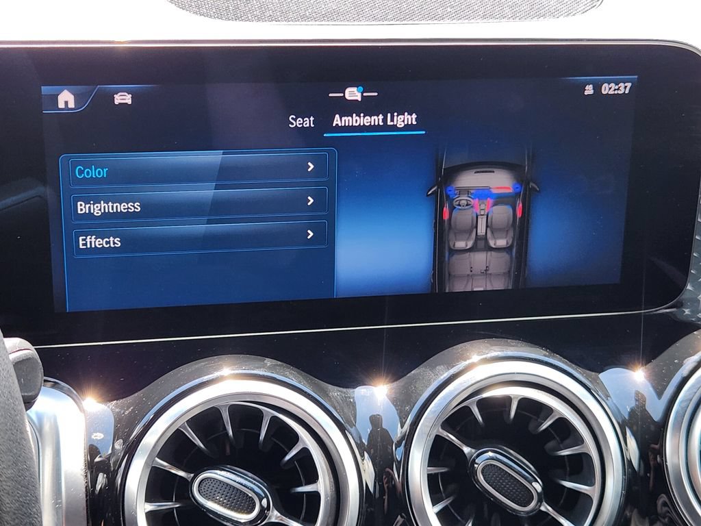 Used 2024 Mercedes-Benz GLB 250 image 23