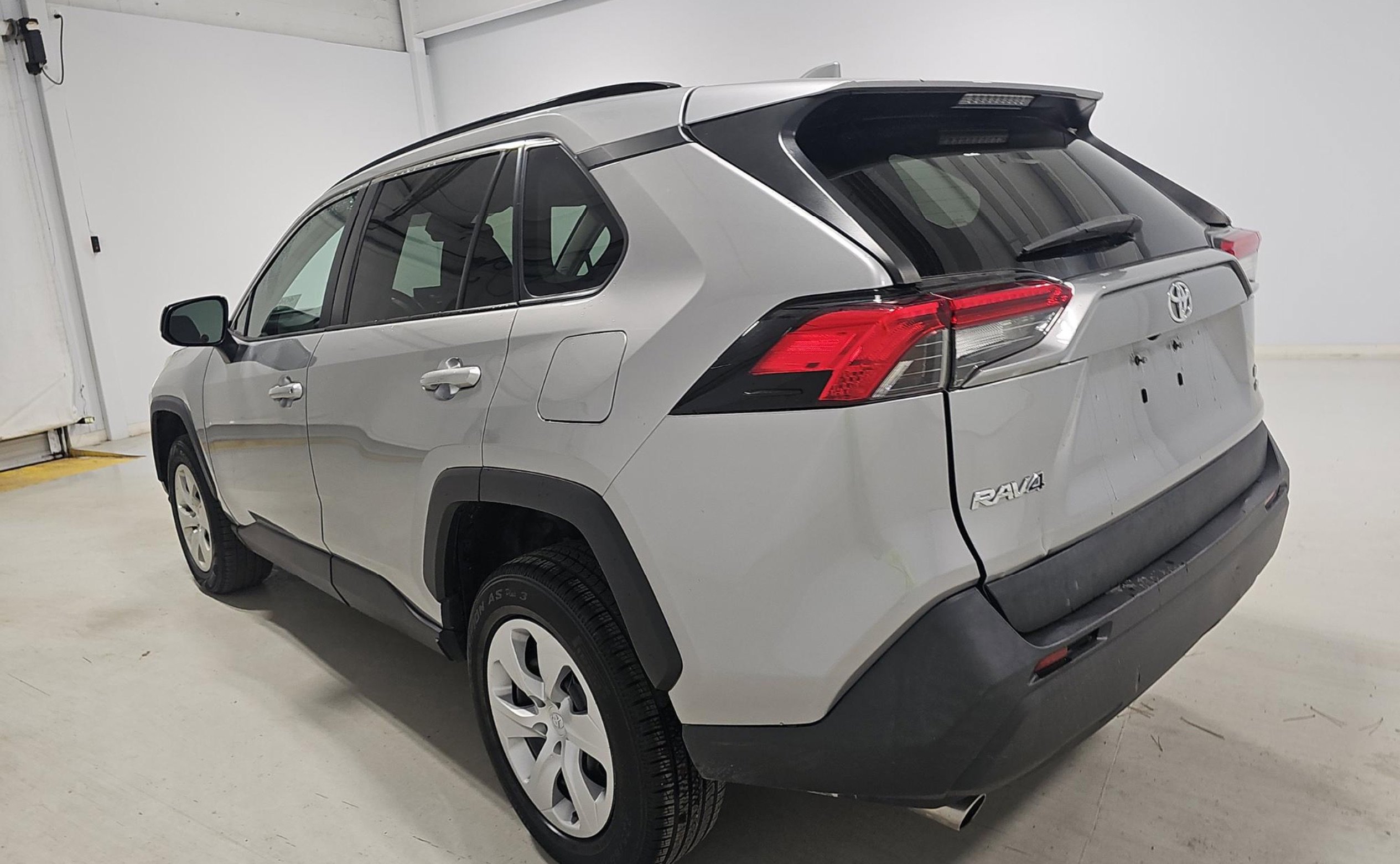 Used 2020 Toyota RAV4 LE w/ All Weather Liner Package image 4