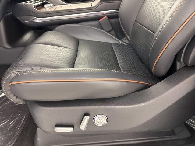 New 2025 Lincoln Navigator Black Label image 15