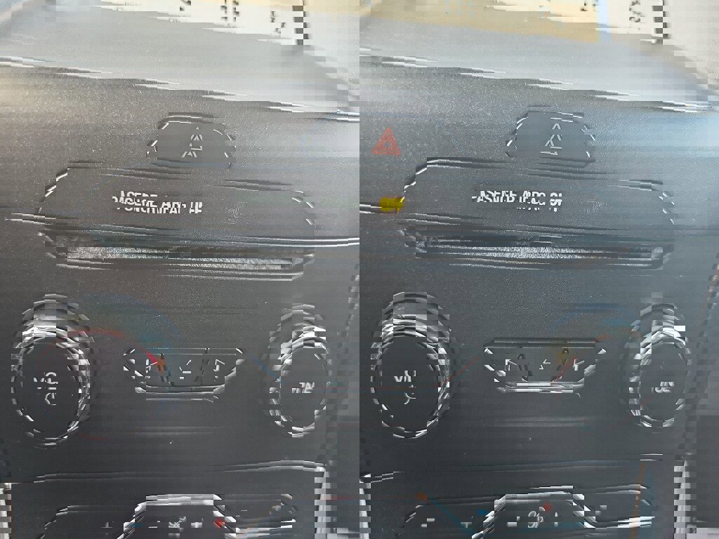 Used 2017 Ford Edge SEL w/ Equipment Group 201A image 17