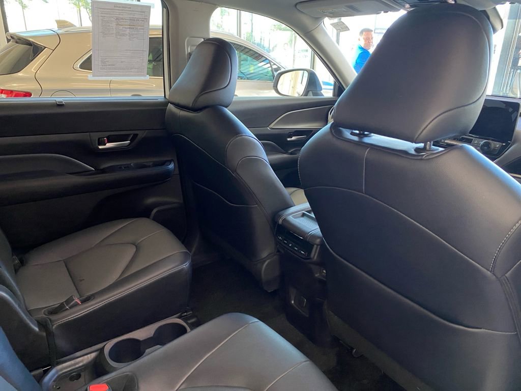 Used 2024 Toyota Grand Highlander XLE image 15