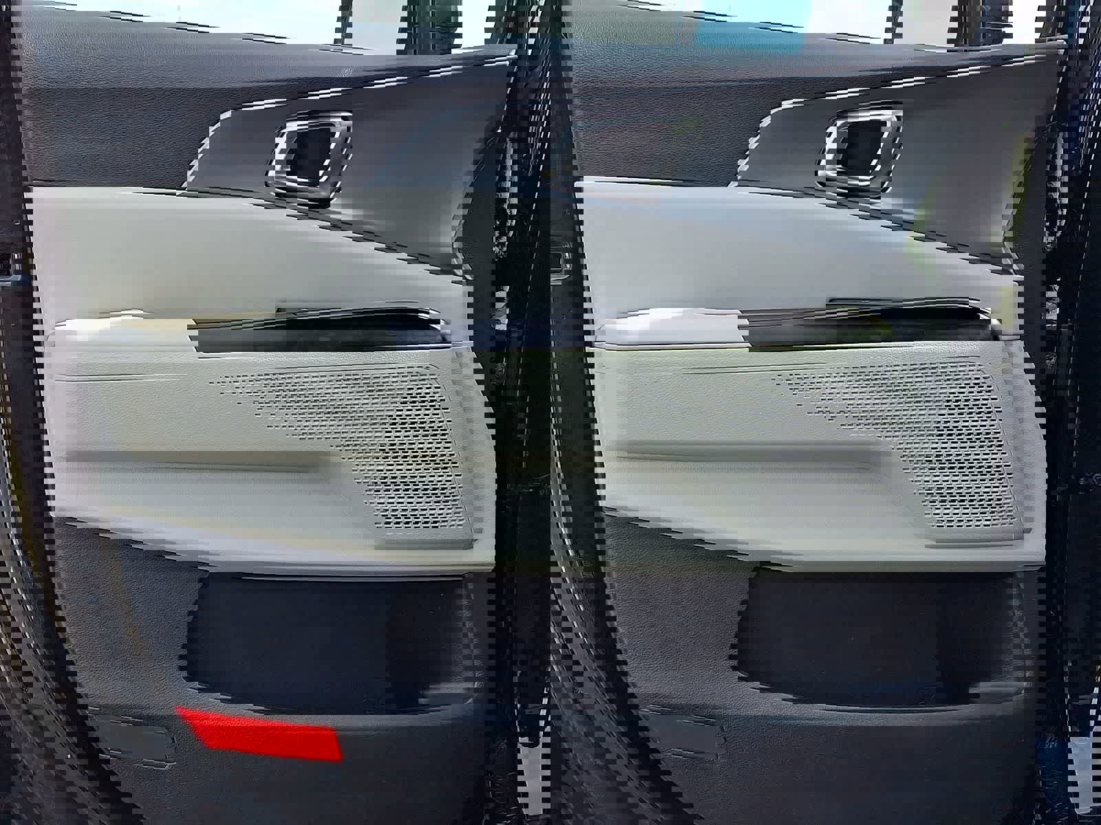 Used 2022 Kia Carnival LX image 14