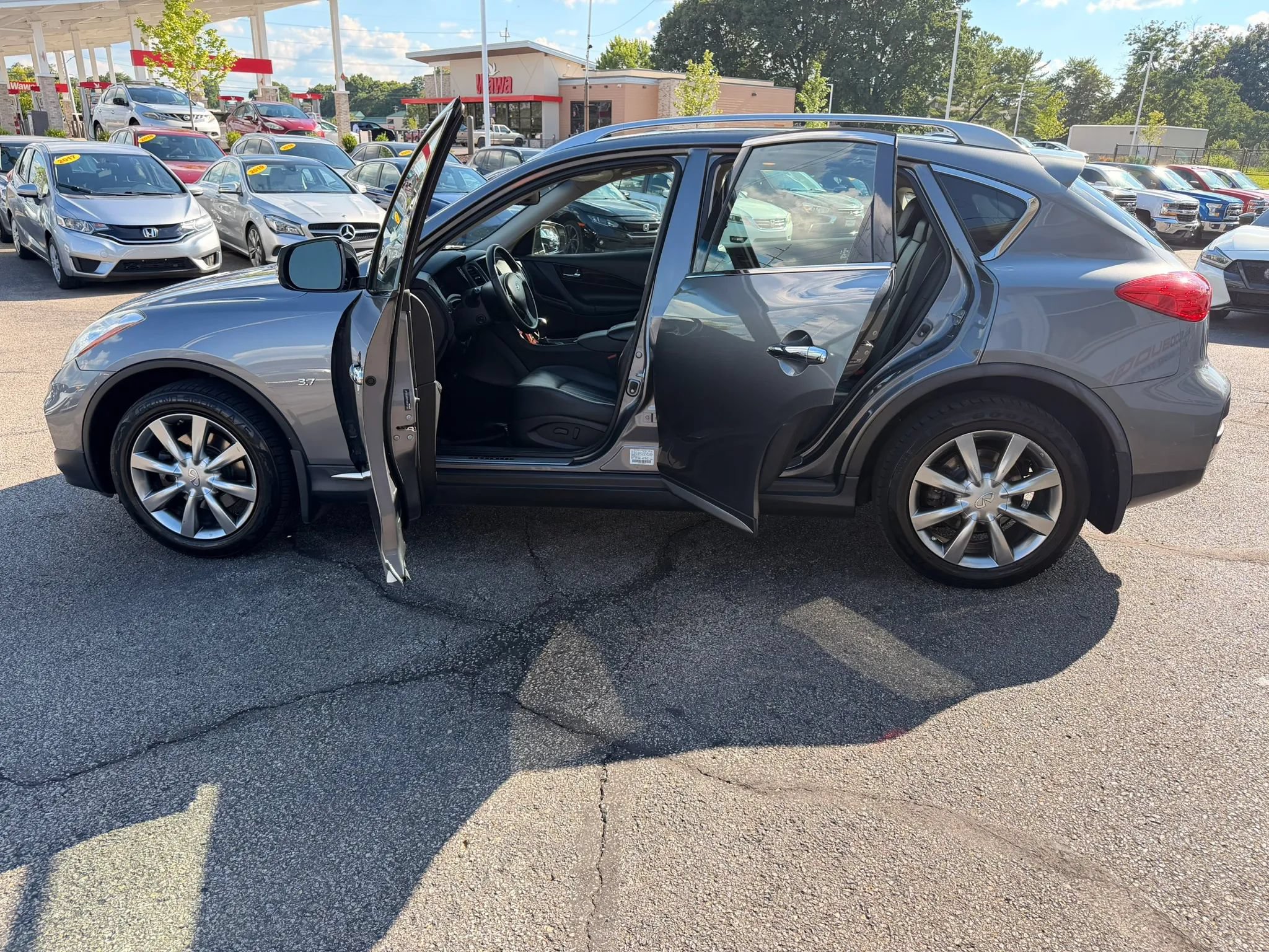 Used 2016 INFINITI QX50 AWD w/ Premium Package image 10