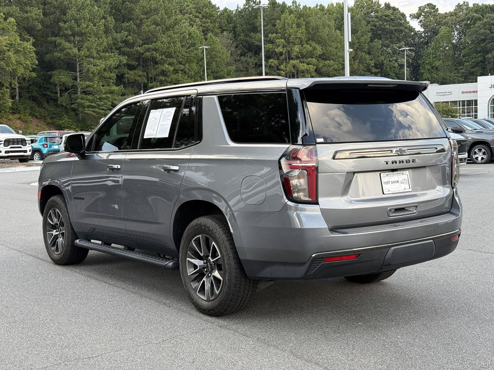 Used 2022 Chevrolet Tahoe Z71 w/ Luxury Package AWD/4WD image 3