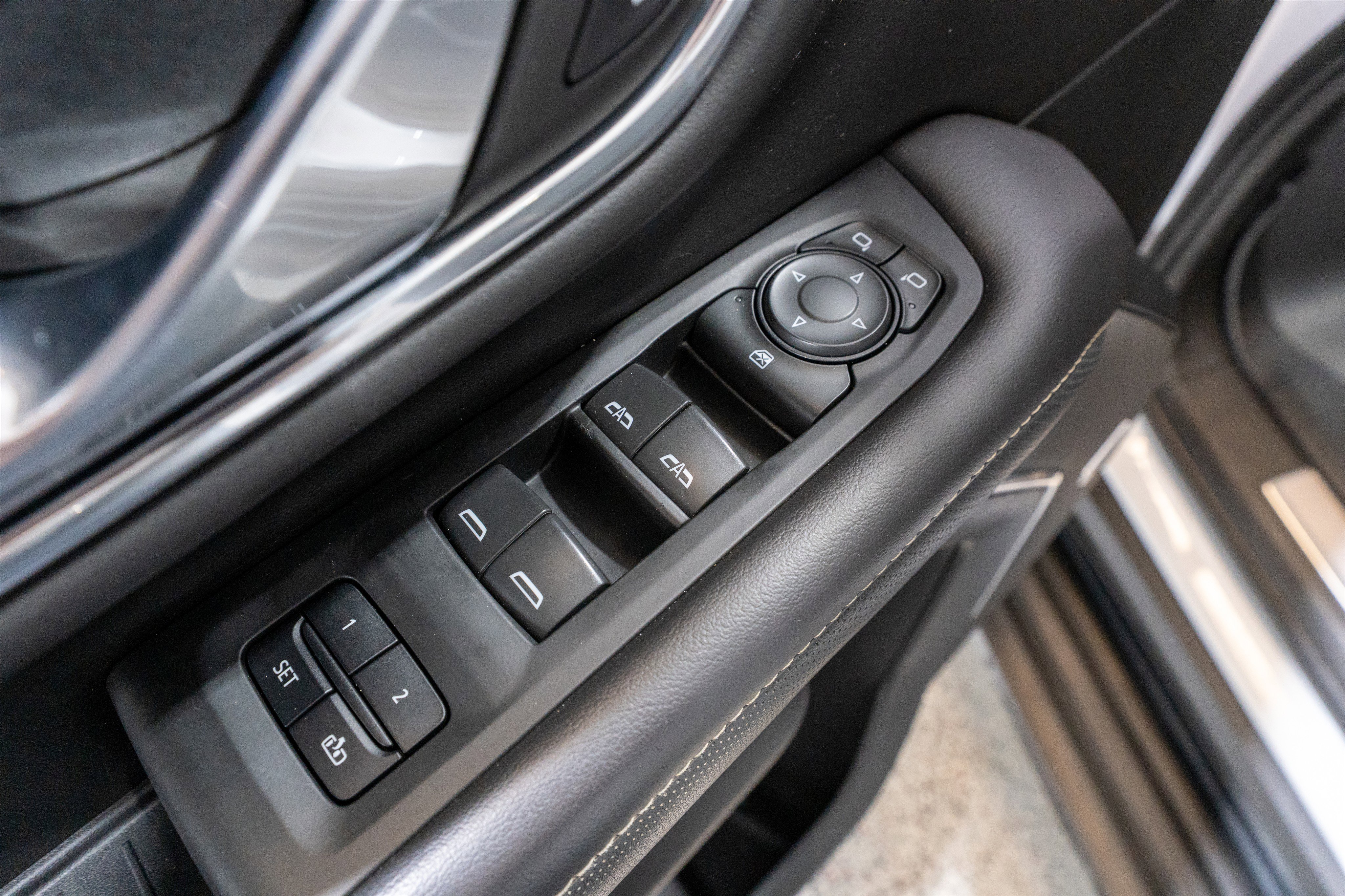 Used 2022 GMC Yukon XL SLT image 14