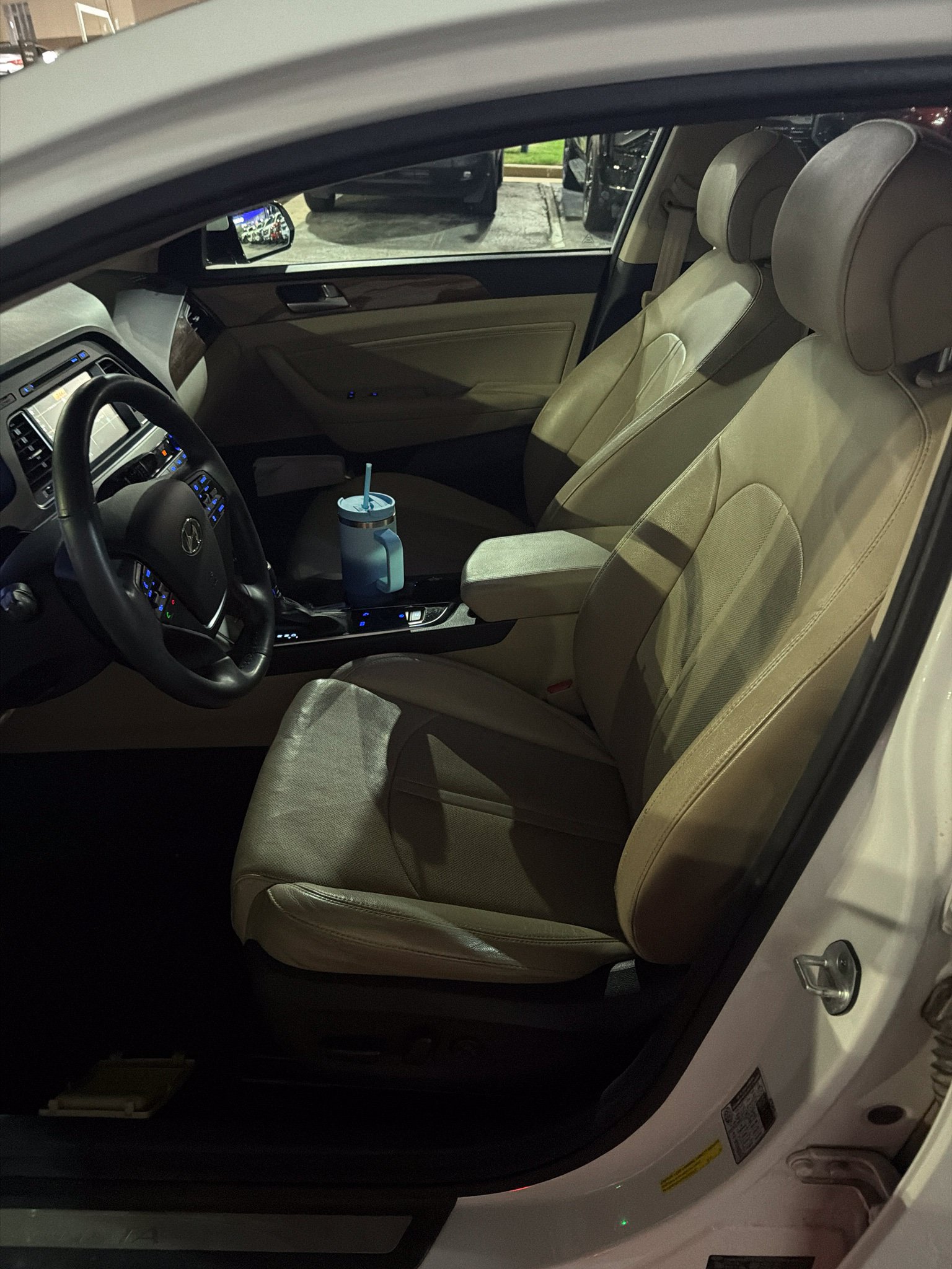 Used 2015 Hyundai Sonata Limited w/ Option Group 06 FWD image 9