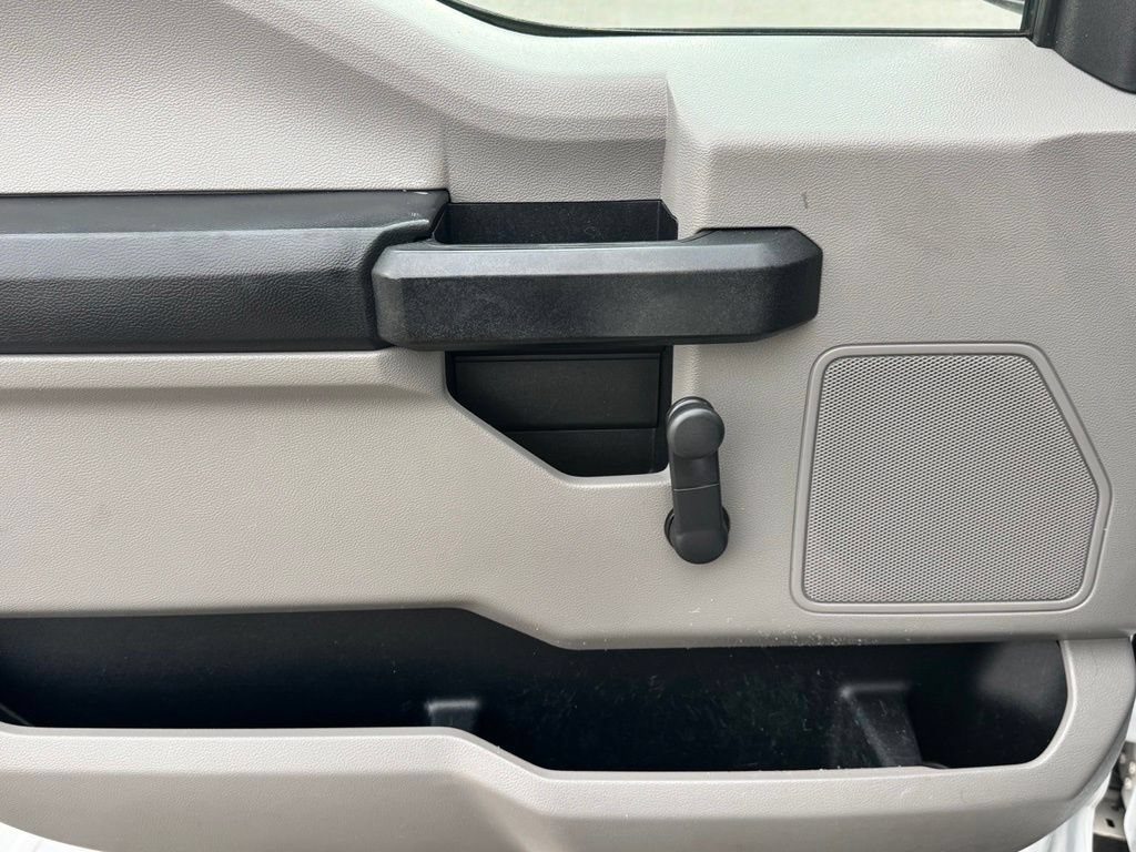 Used 2018 Ford F550 2WD Regular Cab Super Duty image 7