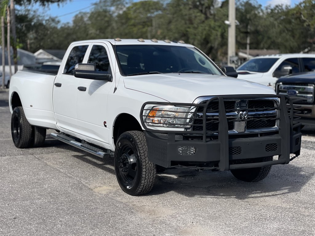 Used 2018 RAM 3500 Tradesman w/ Chrome Appearance Group AWD/4WD image 10