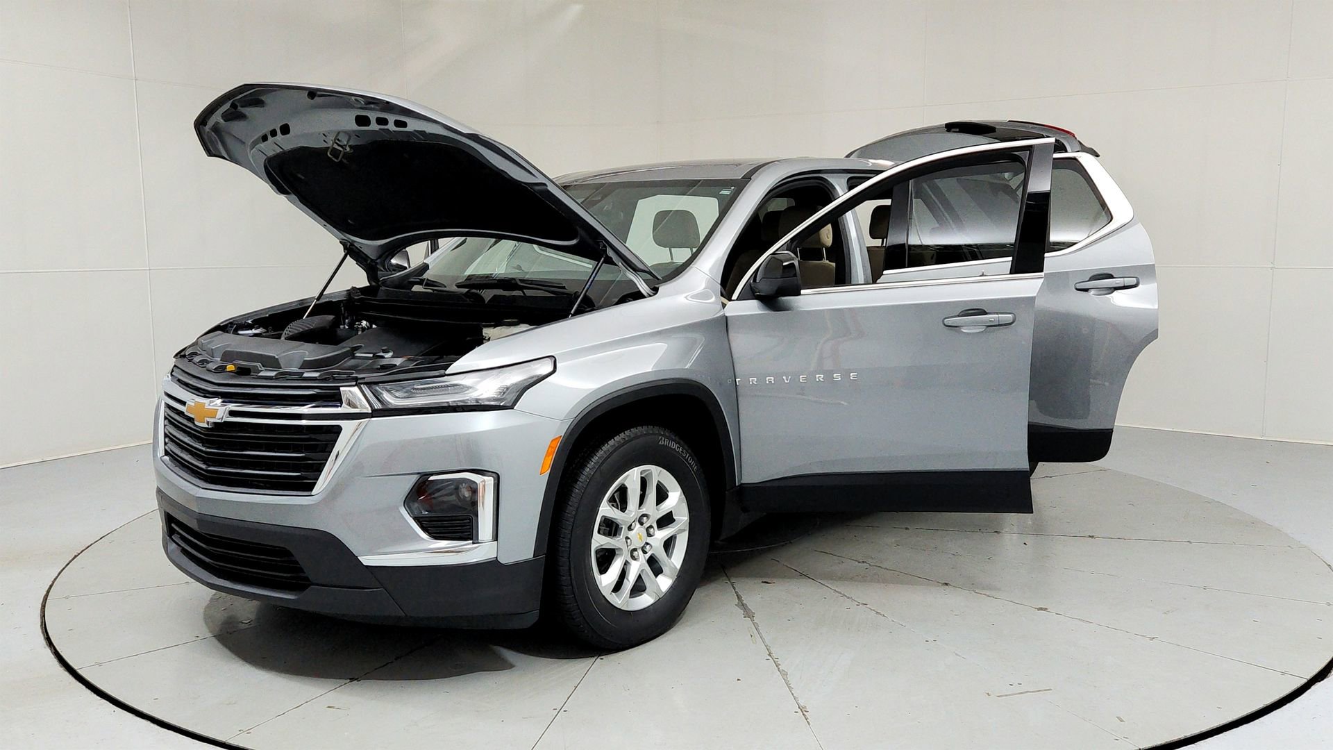 Certified 2023 Chevrolet Traverse LS FWD image 9