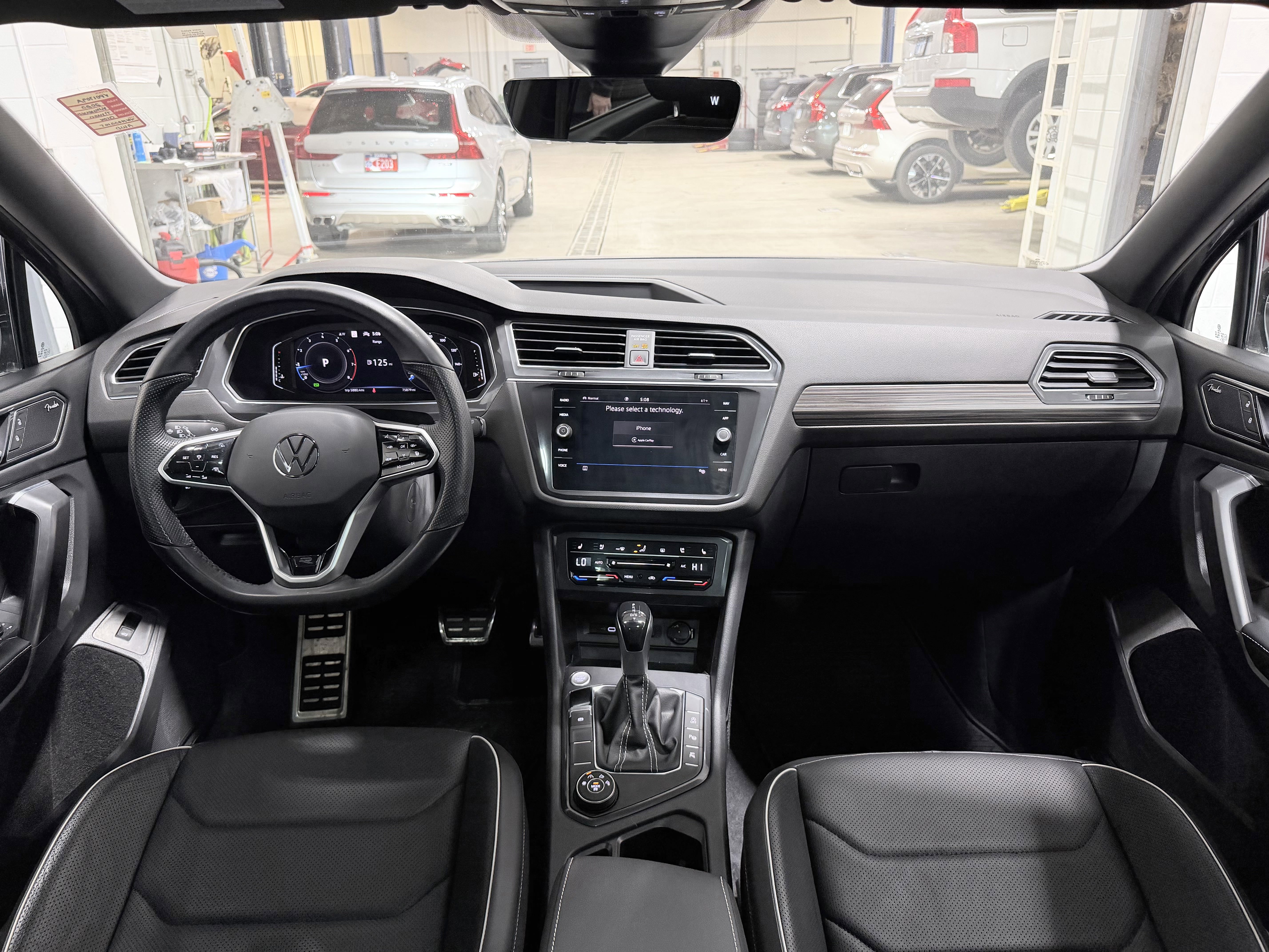 Used 2022 Volkswagen Tiguan SEL R-Line image 18