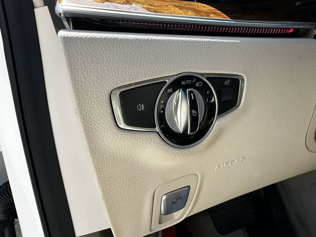 Used 2018 Mercedes-Benz E 300 image 35