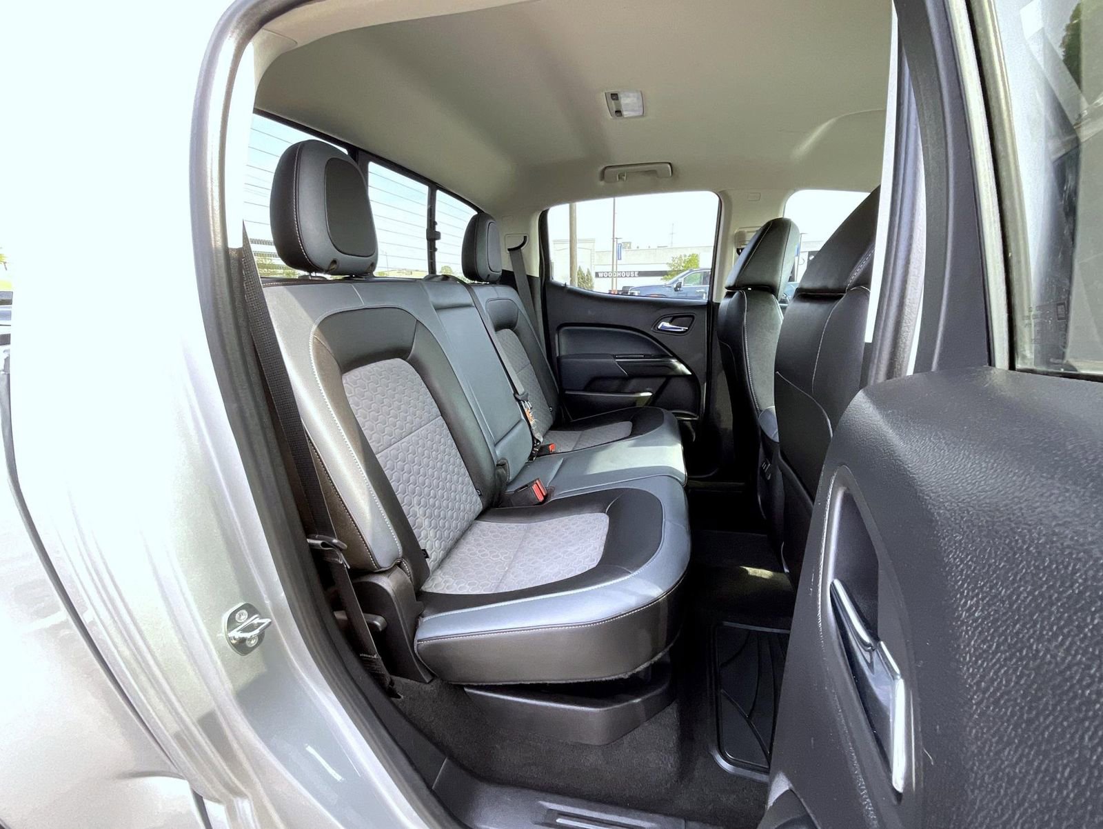 Used 2018 Chevrolet Colorado Z71 AWD/4WD image 18