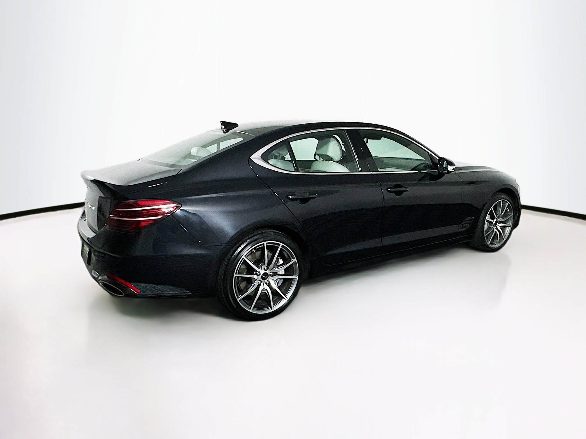 Used 2024 Genesis G70 2.5T image 10