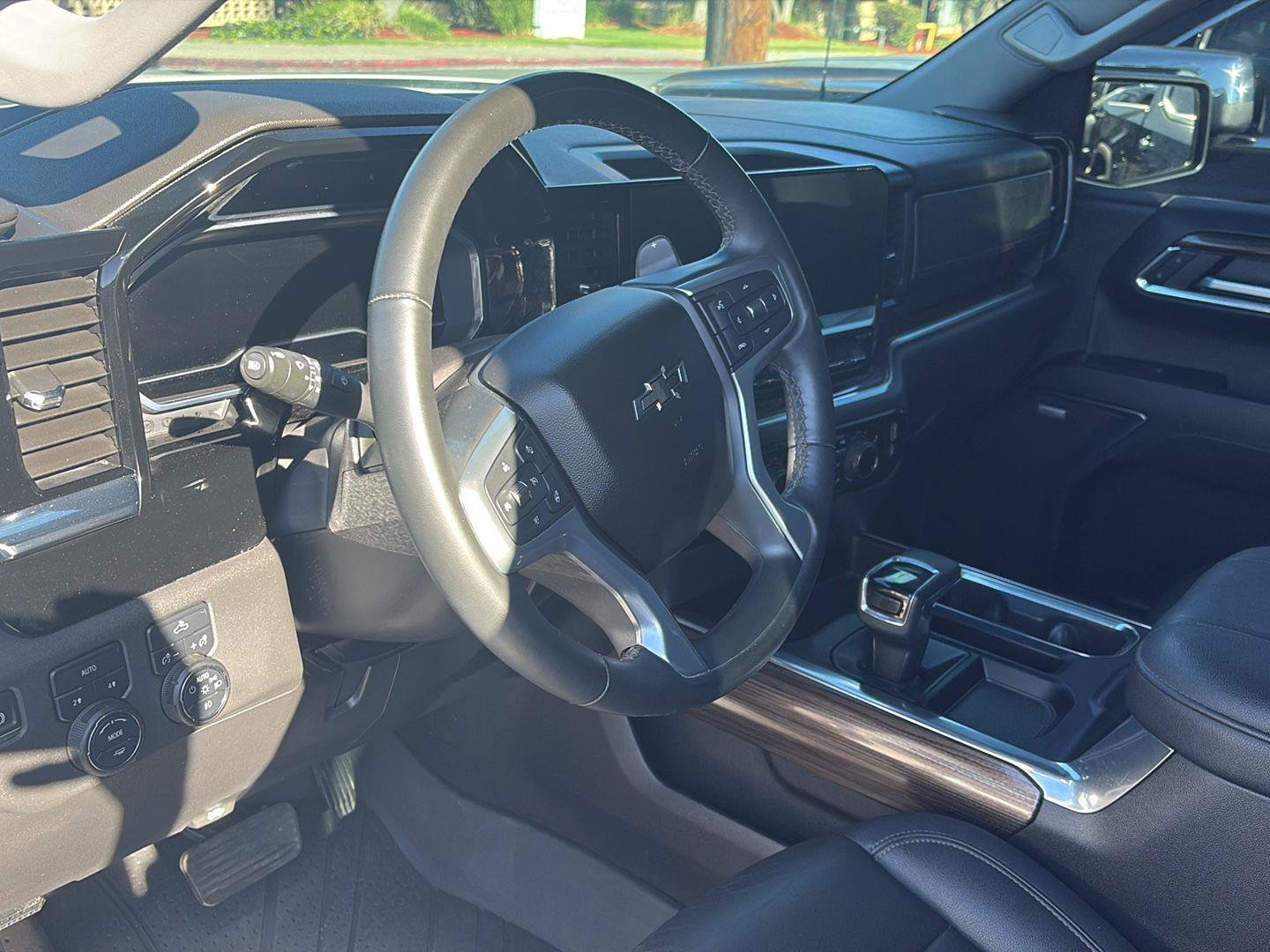 Used 2024 Chevrolet Silverado 1500 RST w/ Convenience Package II AWD/4WD image 25