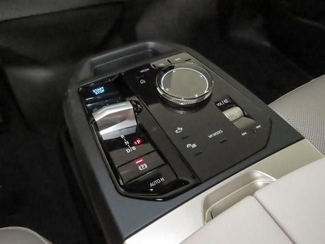 Used 2026 BMW iX xDrive60 image 23