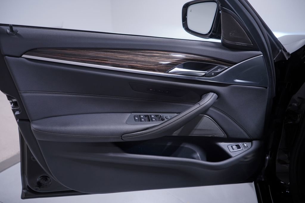 Used 2023 BMW 530e 530e iPerformance w/ Premium Package image 16